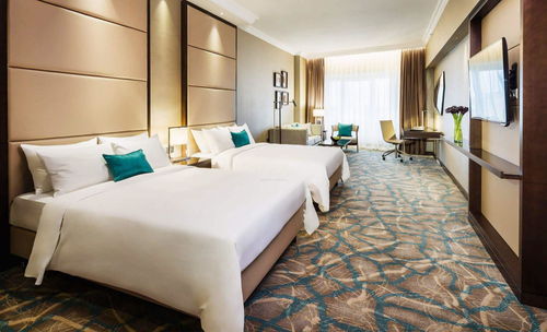 外出住酒店時，為何要先燒壺水倒馬桶里？導游告訴你答案